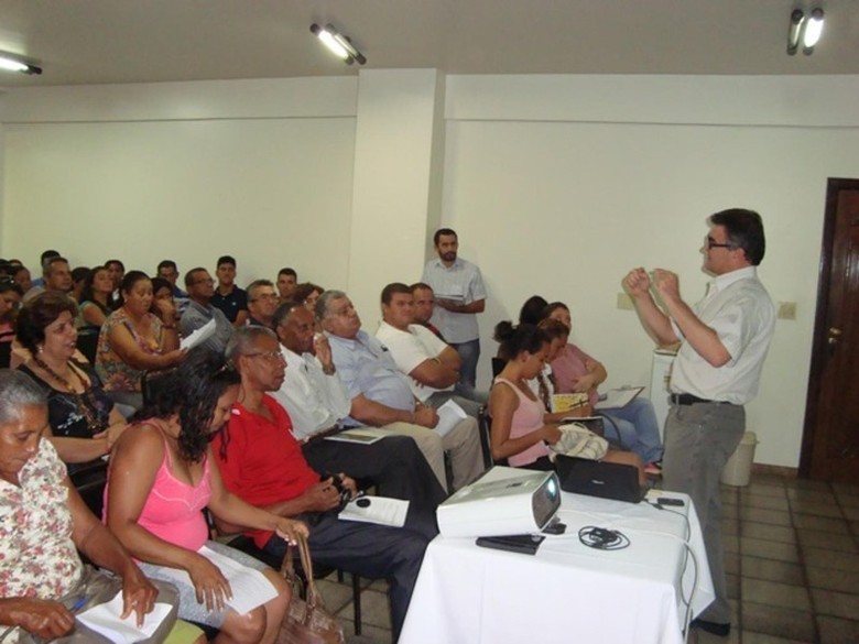 Agricultores/as discutem acesso ao Programa de Aquisição de Alimentos – PAA no Norte de Minas