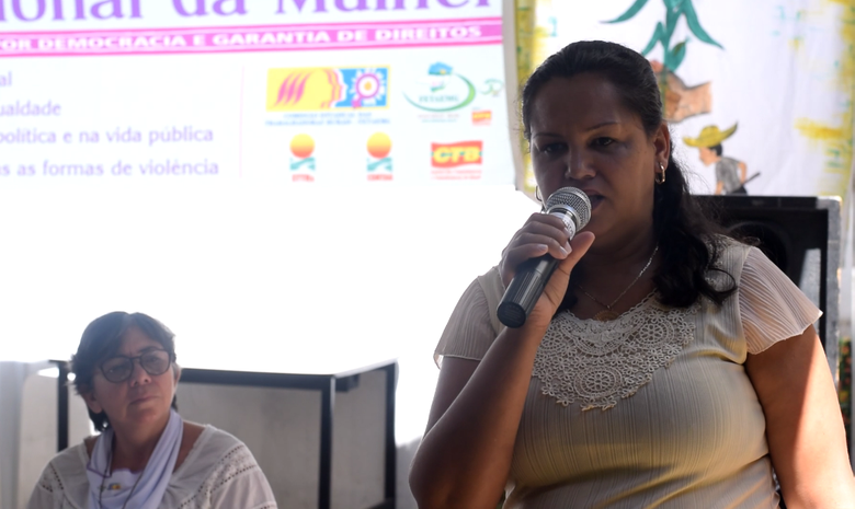 Mulheres do campo juntas na luta