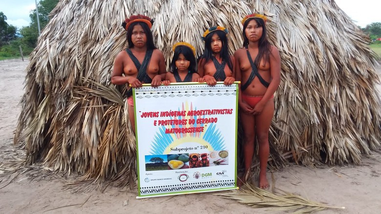 Projeto de Jovens Indígenas Nambikwaras realiza Festa Menina Moça